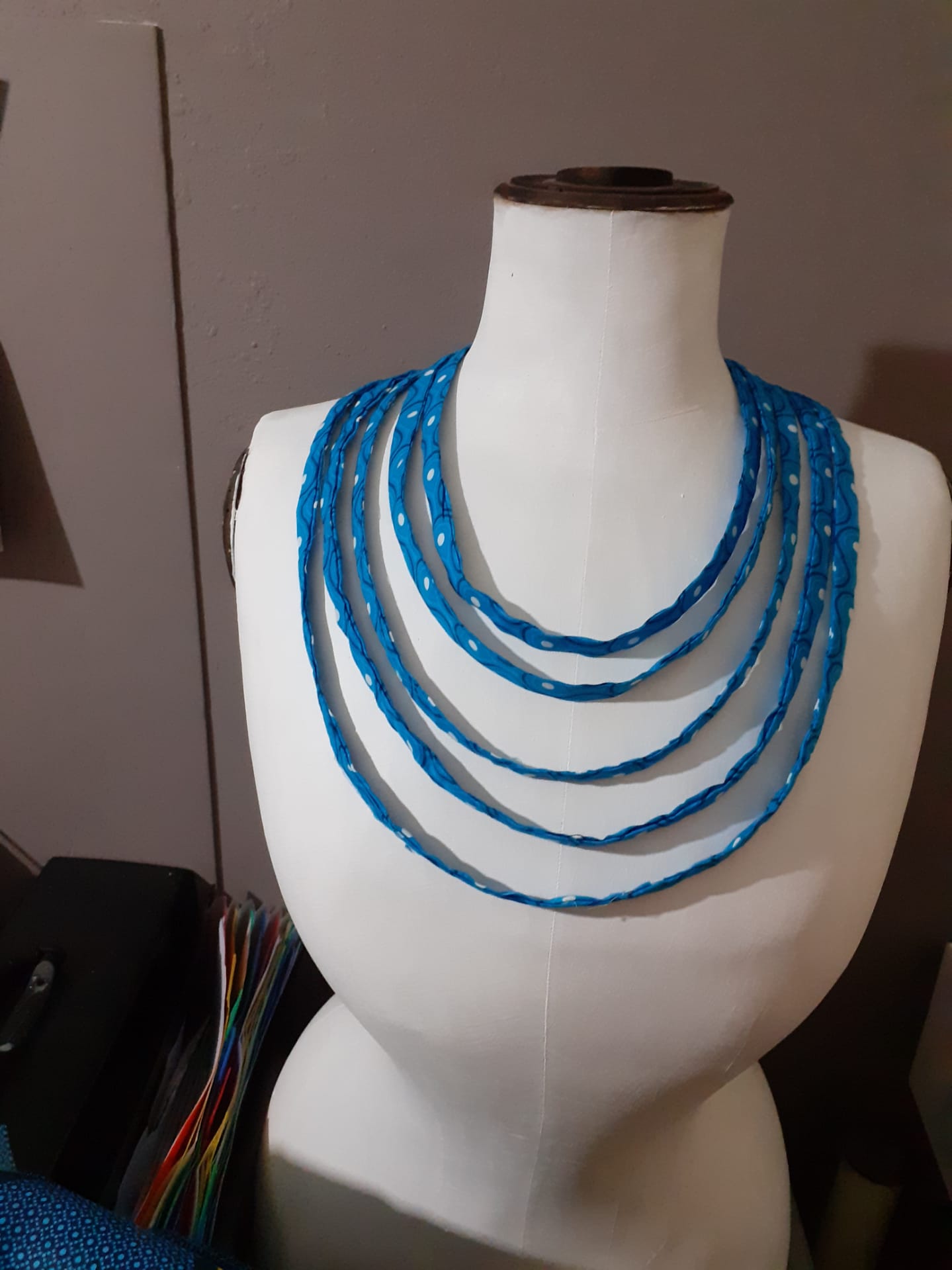Collier multi-rangées en wax